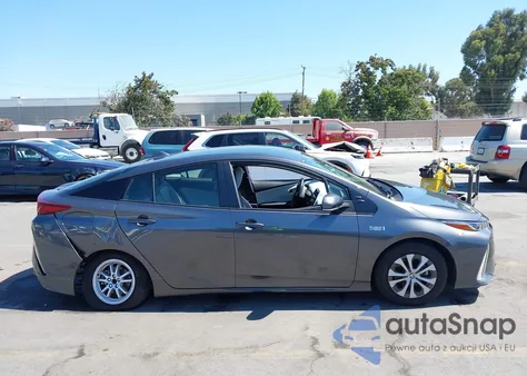 2022 Toyota Prius Prime Le z USA, uszkodzony, nr VIN JTDKAMFP3N3218022